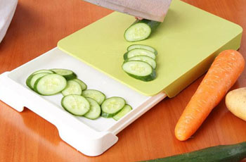 Plastic cutting boards are less hygienic than wood cutting boards!